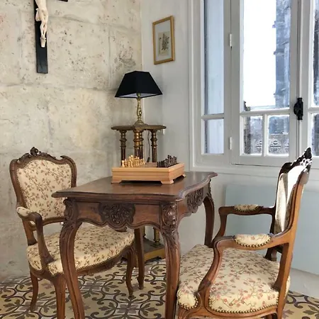 Apartment Le Logis Du Chanoine, 50 M2 And Terrace Face To Cathedral