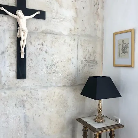 Apartment Le Logis Du Chanoine, 50 M2 And Terrace Face To Cathedral