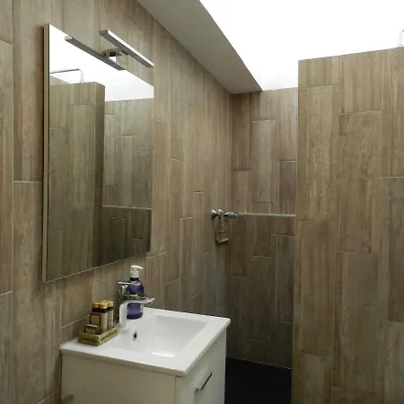 Le Logis Du Chanoine, 50 M2&terrace Face To Cathedral Appartement *